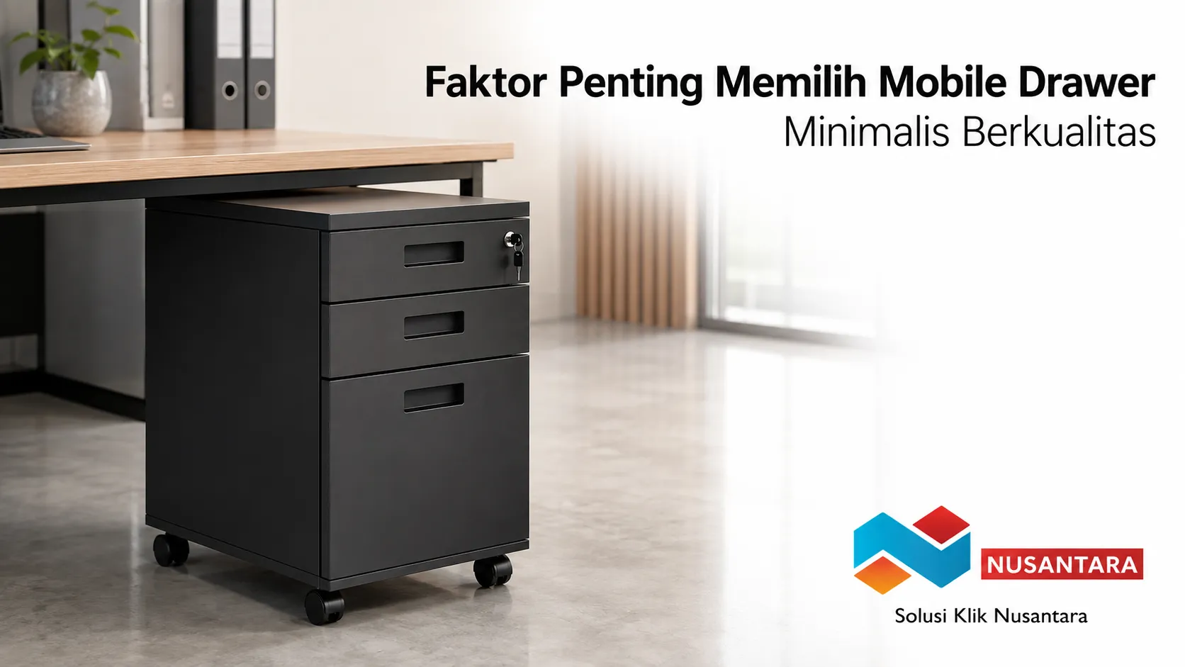 Mobile drawer minimalis berbahan baja dengan tiga laci dan sistem pengunci untuk penyimpanan dokumen di ruang kerja modern.
